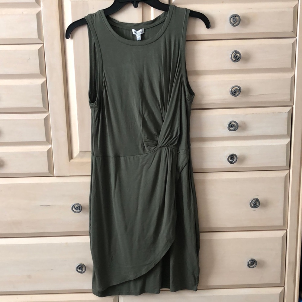 Dark Green Juniors Size Medium Sleeveless Stretch Dress W/ Cinched Waist - NWT
